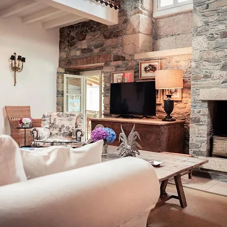 Magnolios Paderne (A Coruna)