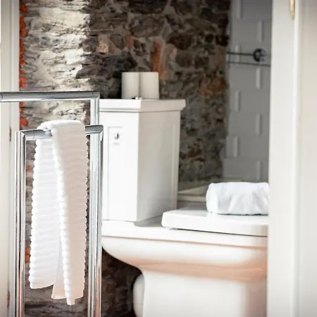 Magnolios Paderne (A Coruna)